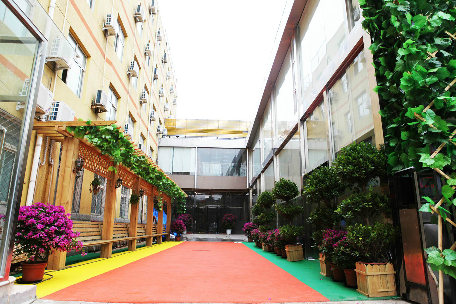 北京市豐臺區東鐵匠營街道光彩養老照料中心