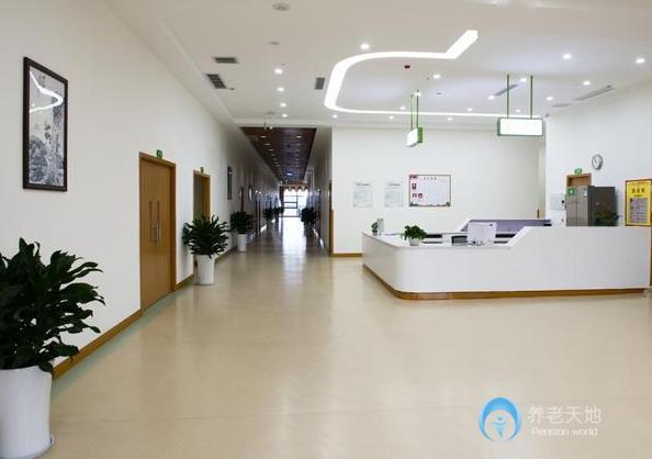 重慶合展守護者老年護養中心（春暉路街道社區養老服務中心）